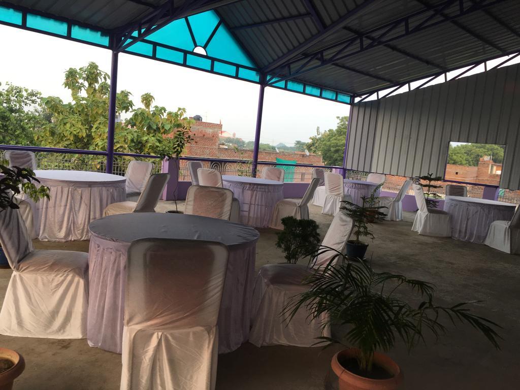 Srishti Shelter Hotel Varanasi Exterior photo