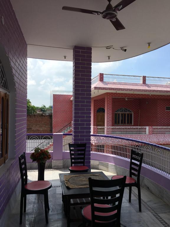 Srishti Shelter Hotel Varanasi Exterior photo